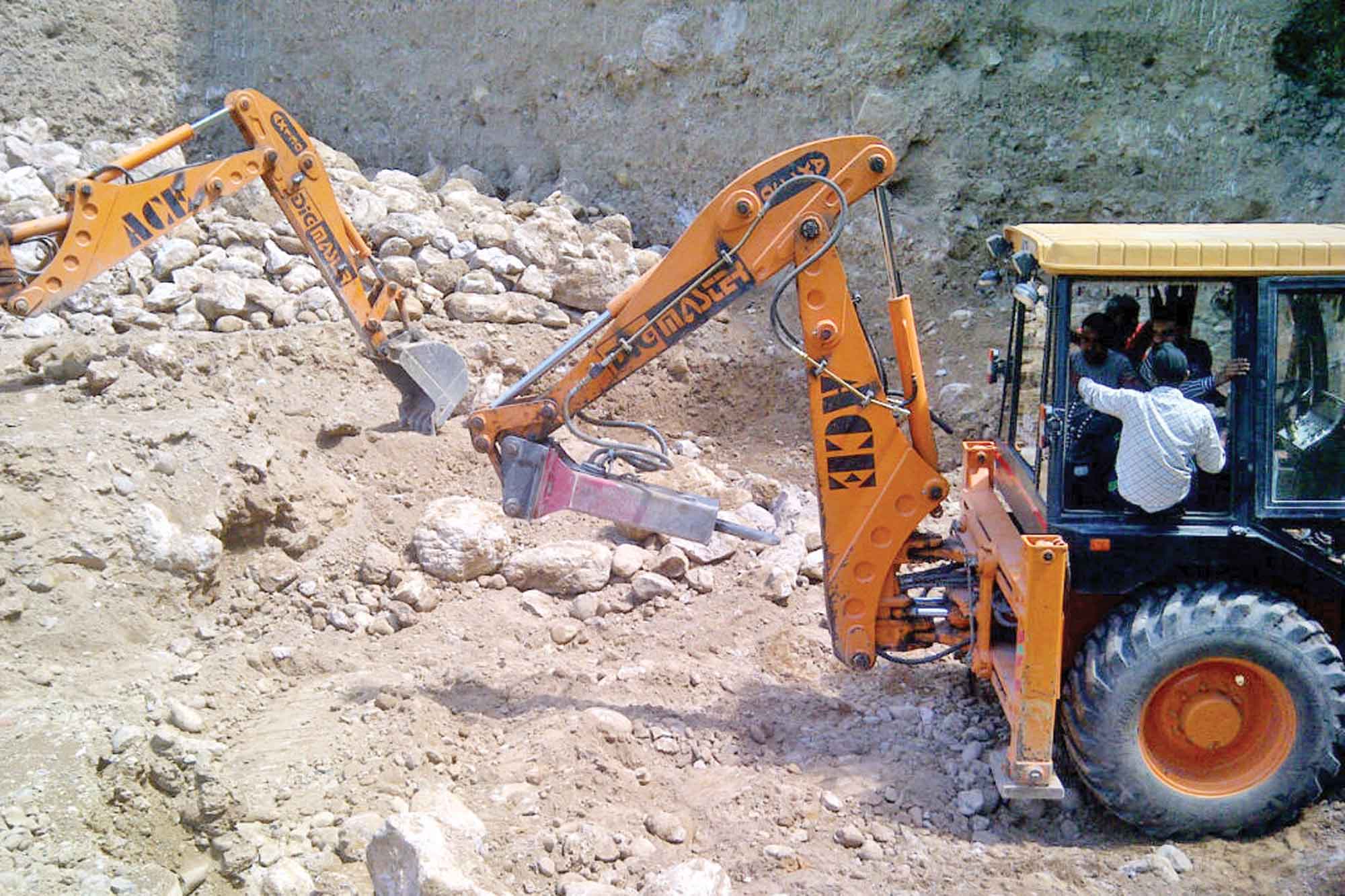 Chicago Pneumatic’s RX8 breaker simplifies telecoms trenching