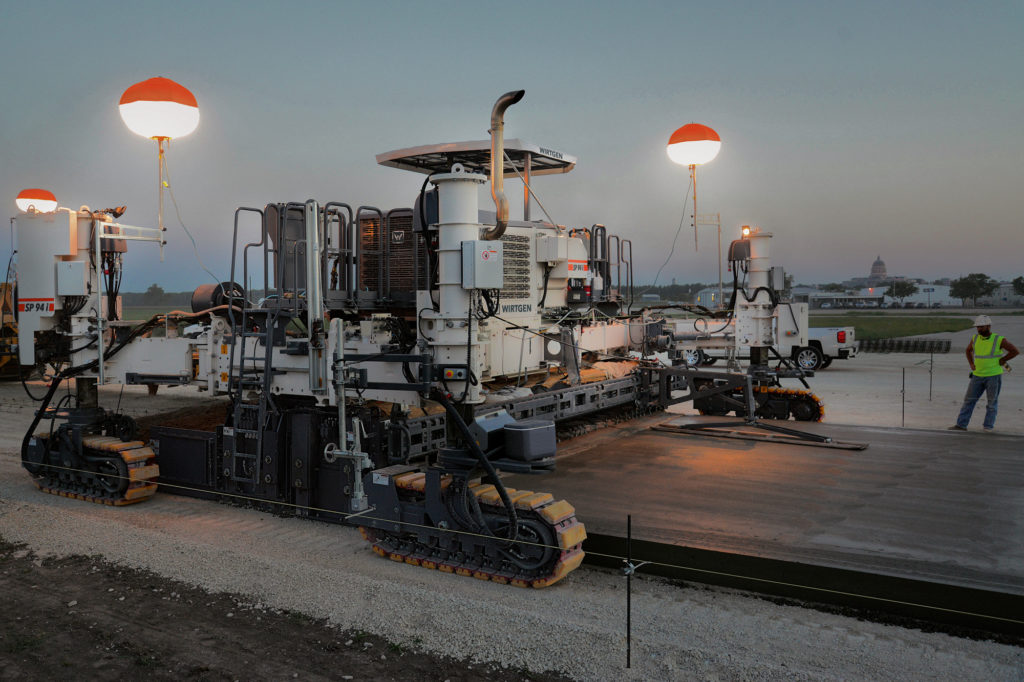 Wirtgen SP 90 series: Top-quality paving of large concrete slabs