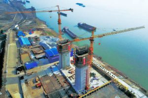 Potain tower cranes build record-breaking bridge in China