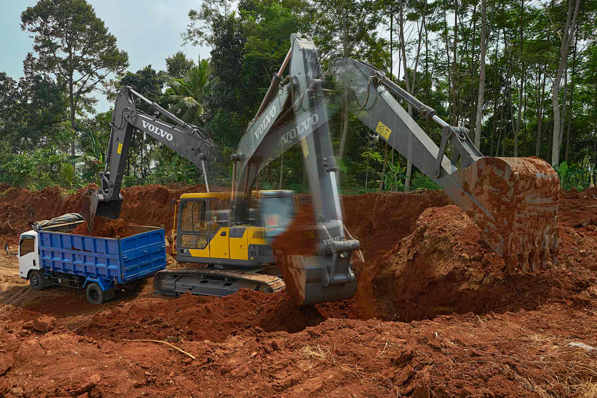 Speed up productivity with Volvo EC200D