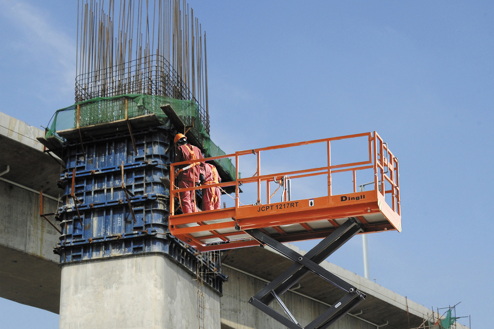 Choosing access equipment for construction projects