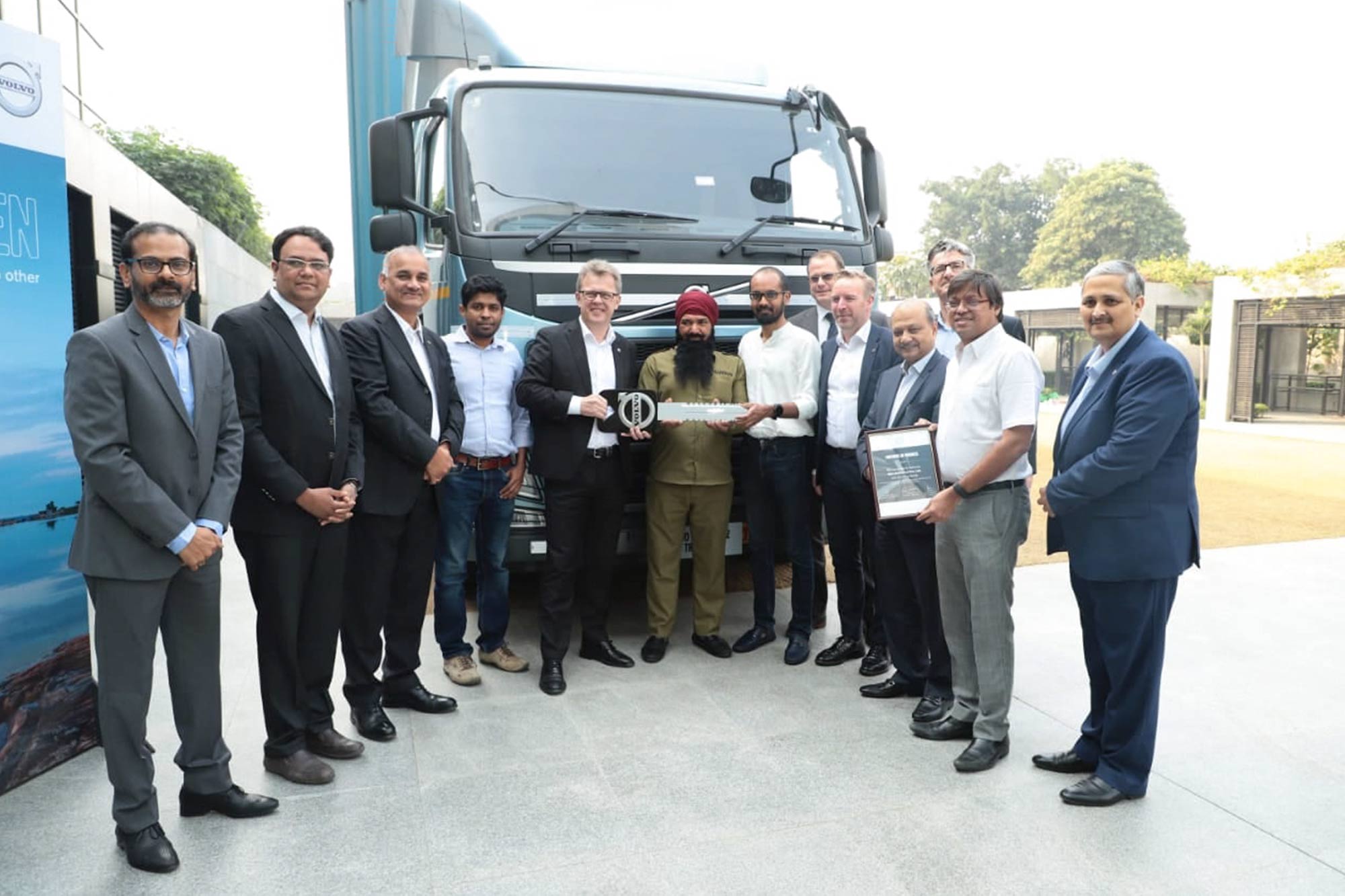 Volvo Trucks & Delhivery are driving progress with a unique solution of Tractor-Trailer combination