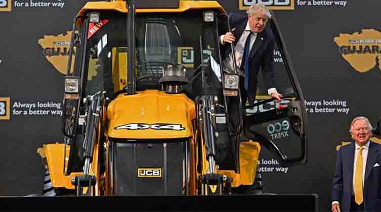 Boris Johnson visits JCB facility in India 