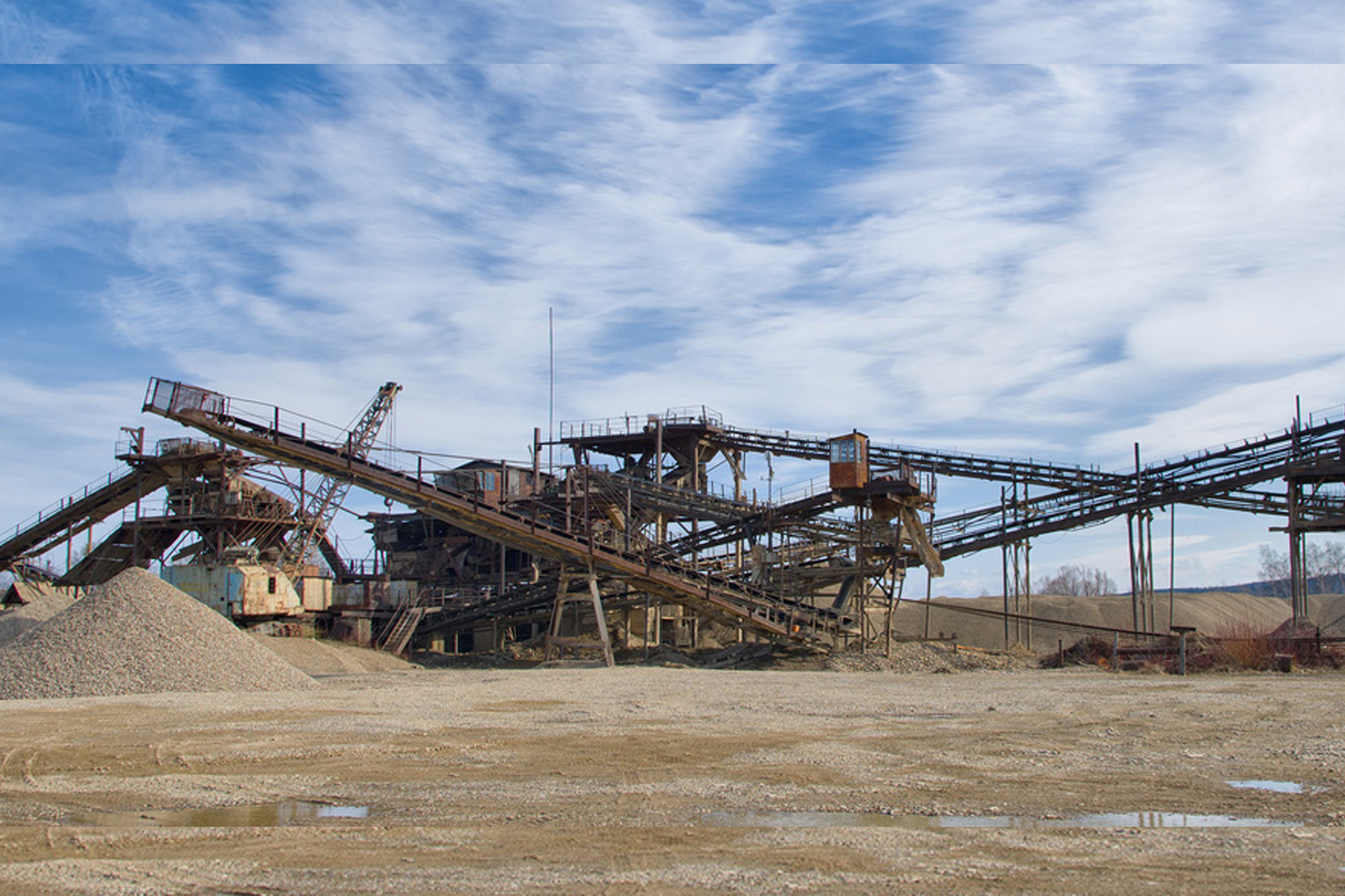 The dynamics of crushing, screening, and mineral processing