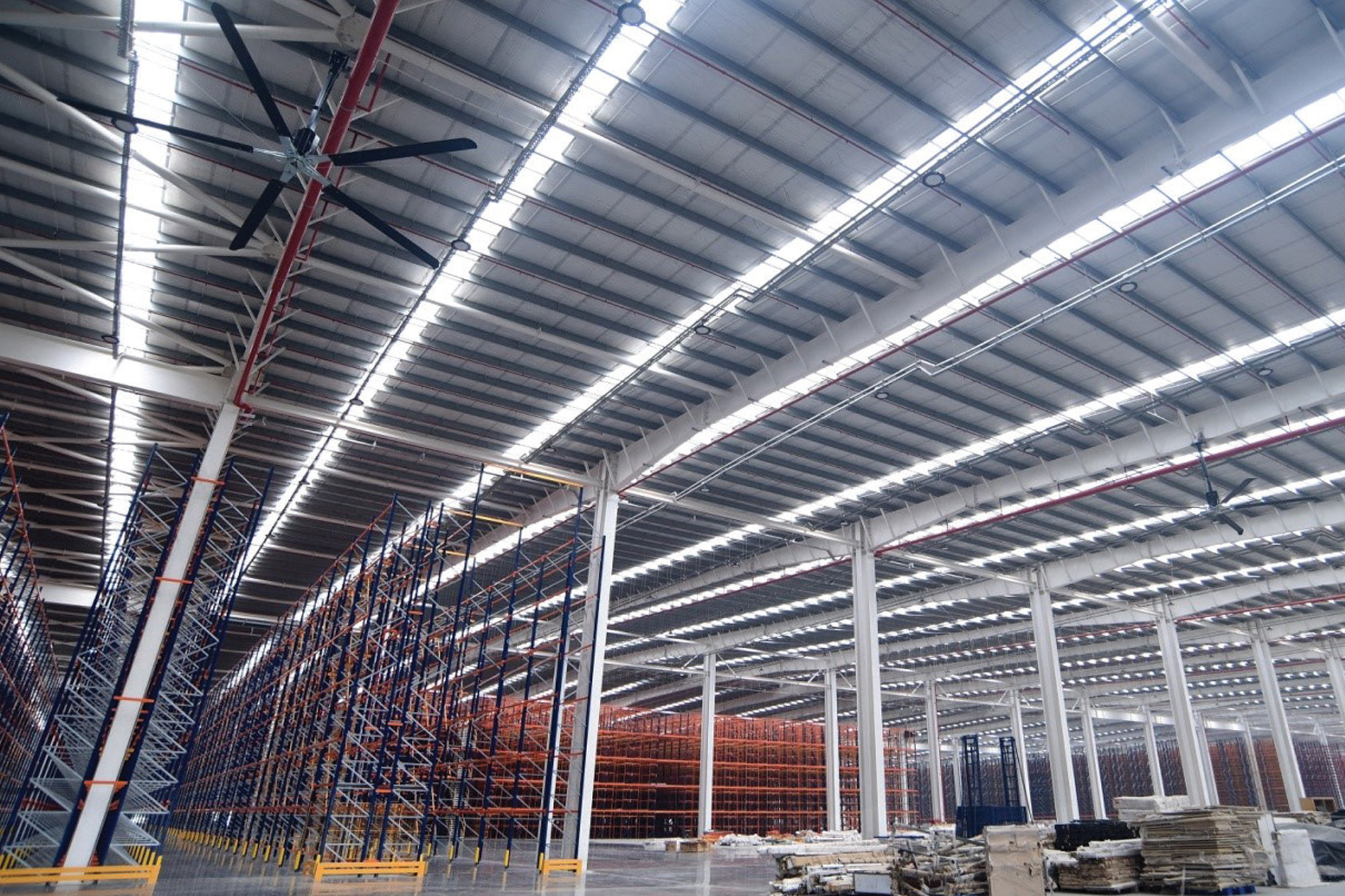 Explore how Everest's strategic design and engineering prowess transformed Reliance Industries' vision into reality with a state-of-the-art warehousing facility in Haryana, setting new standards for efficiency and aesthetics.