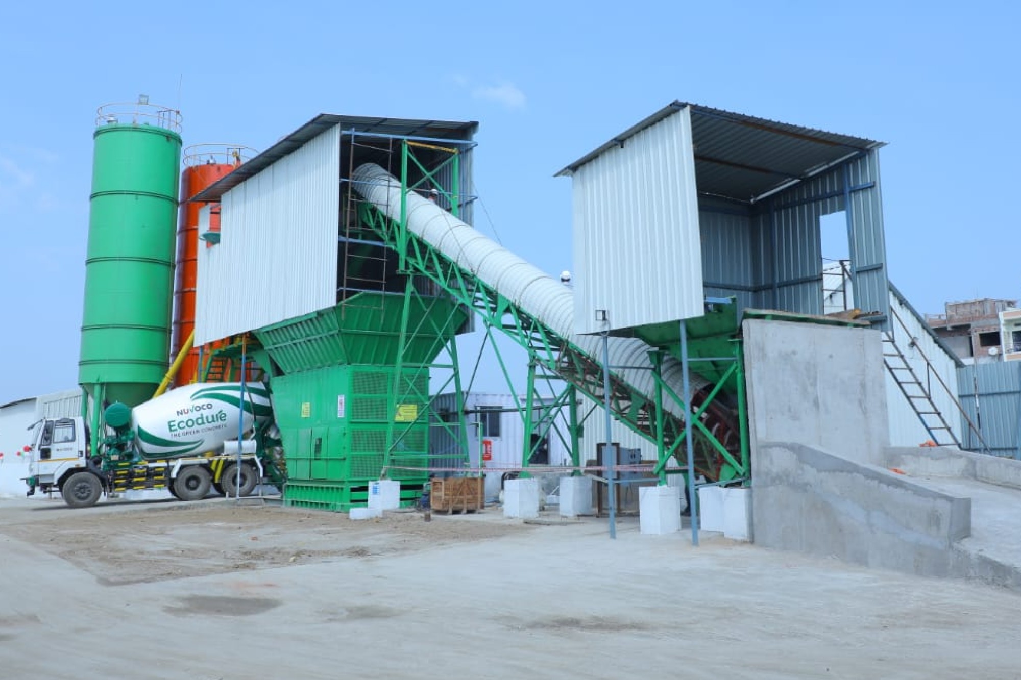 Nuvoco Vistas Corp. Ltd., ranked as India’s fifth-largest cement group, has recently expanded its operational reach by inaugurating its second cutting-edge Ready-mix Concrete Plant (RMX) named Patna-II.