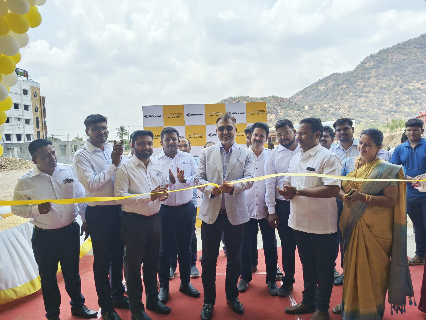 Indian tyre industry major and market leader in Radial tyre segment, JK Tyre & Industries Ltd inaugurated its 22nd brand shop in Tamil Nadu thereby further expanding their last mile presence in the country. 